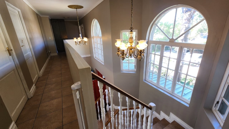 4 Bedroom Property for Sale in Heatherlands Western Cape